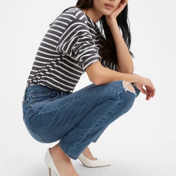 NWT Levi’s 311 Hypersoft Shaping Skinny Jeans Lightly Distressed Denim Size 16 - Picture 1 of 16